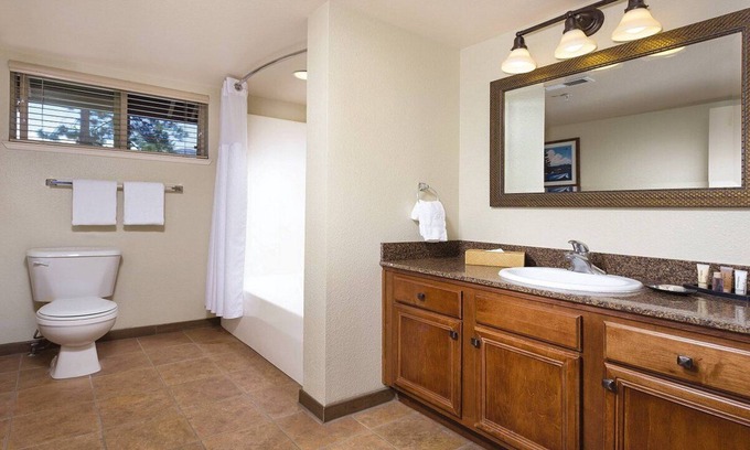 Round Hill Village Apartamento | World mark south shore suites!