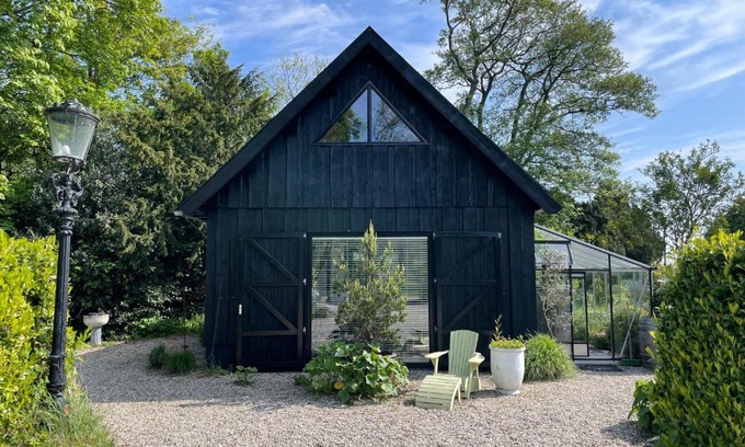Municipality of Bergen Chalet De Esquí | woudlodge met serre en evt prive hottub