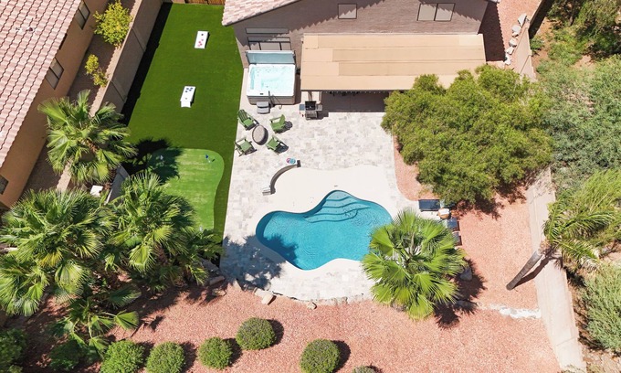 Scarlett Canyon Casa | WOW $175K+ NewBackyard and Interior: 4Br+BonusRm+3Ba+HtdPool*HotTub*Golf*FirePit