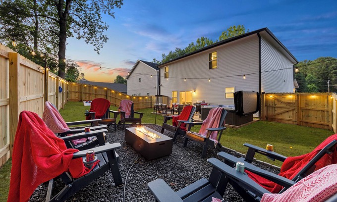 Marlwood Acre Casa | WOW! Charming Charlotte Home w/Hot Tub and Game Room!