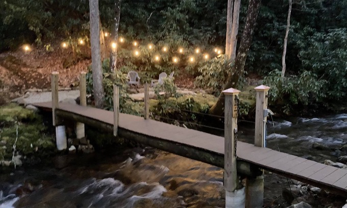 Lake Nantahala Cabina | Precioso retiro de Creekside en el bosque nacional de Nantahala