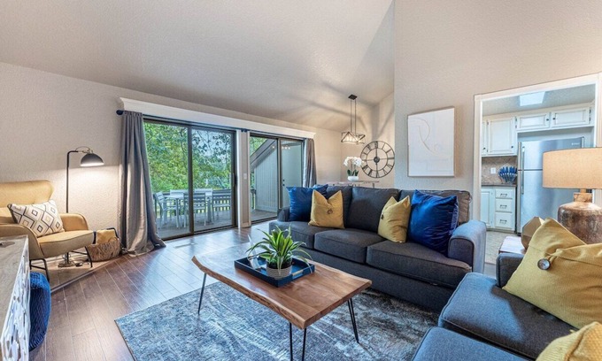 Bella Vista Casa | WOW! Fully Updated Golf, Biking/Walking Trail Front, Townhome. Bike Storage.
