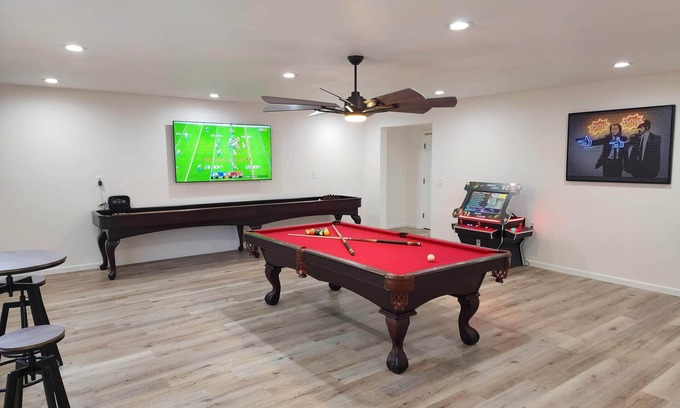 Flagstaff Casa | WOW Game Room, Sleeps 12, Hot Tub