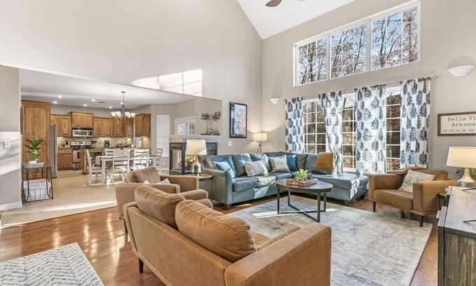 Bella Vista Casa | WOW! Large Home; Jump Right On Bike Trails, Golf & More!