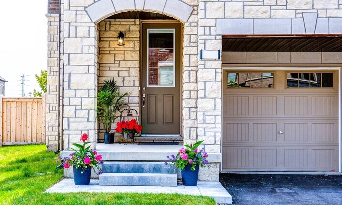 Brampton Casa | WOW! Super Clean & Newly Built Townhouse!