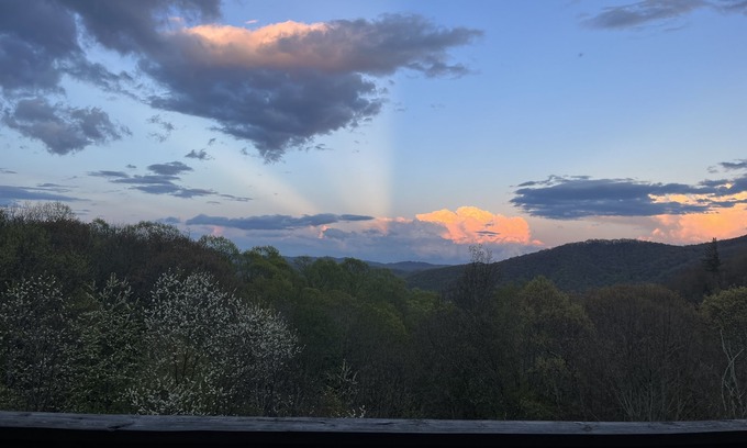 Seven Devils Condominio | Wow Views! Right in the middle of everything! Otter Falls & Hawks Nest next door