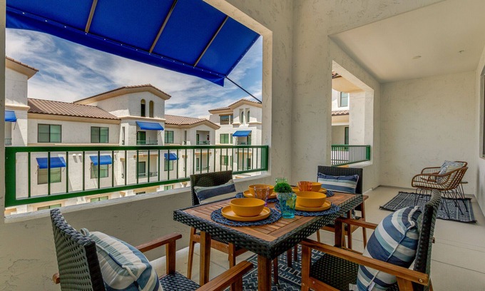 Ocotillo Condominio | Wowie! This Resort Style Penthouse is it! 30 night Min