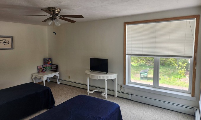 Houghton Apartamento | EV Ready Group Option Near MTU – Perfect Keweenaw Adventure Basecamp!