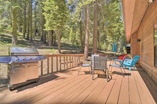 Truckee Casa | Wraparound Deck and Pool Access Truckee Cabin