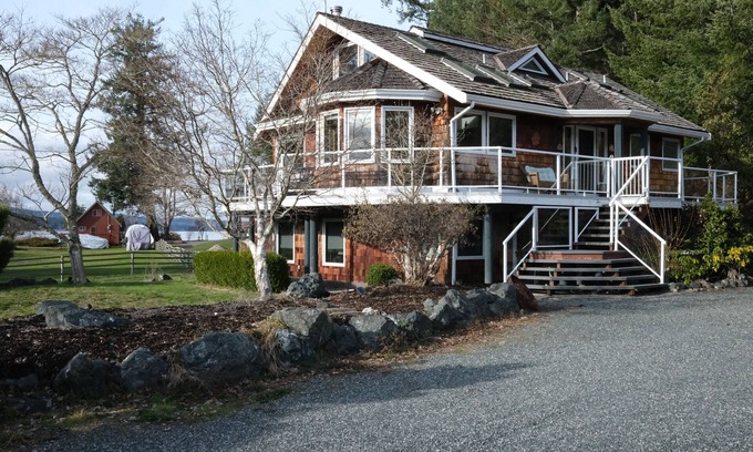 Fanny Bay Casa | Wraparound Deck w/ Ocean and Mountain Sunset Vista