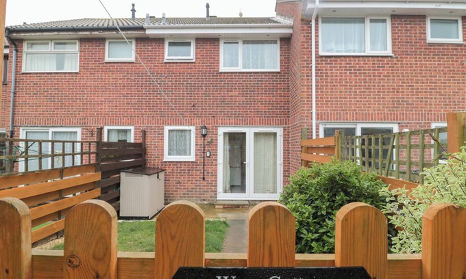 Wyke Regis Cabaña | WREN COTTAGE, pet friendly, country holiday cottage in Weymouth