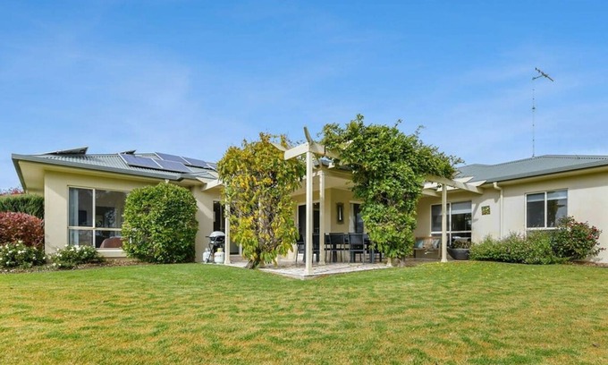 Orange Casa | Wren Hill - Dreamy Home with Spectacular Views