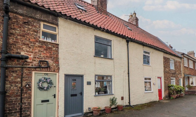 Sowerby Cabaña | WREN'S NEST, pet friendly, character holiday cottage in Thirsk