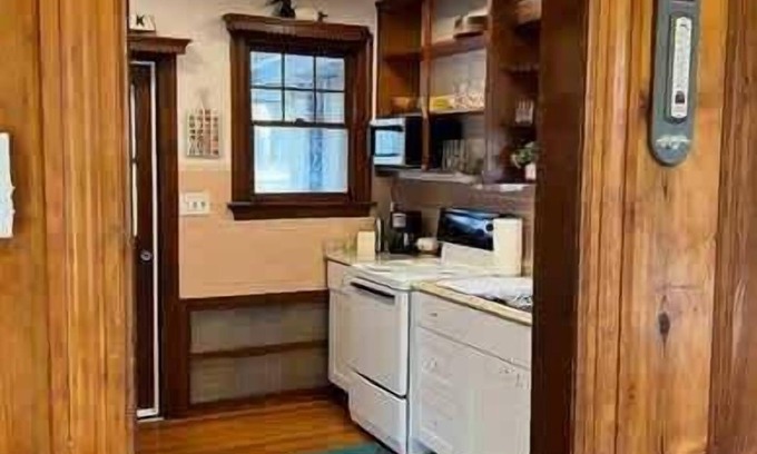 Parole Casa | Wright's Cottage- Pet's Welcome & EV Charging