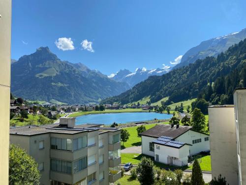 Engelberg Apartamento | Wunderstay Alpine 303 New Studio with Lake & Mountain View