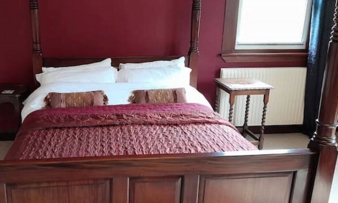 Kirtlebridge Cabina | Wyesebyside..A peaceful rural retreat- close to Gretna for weddings...sleeps 14