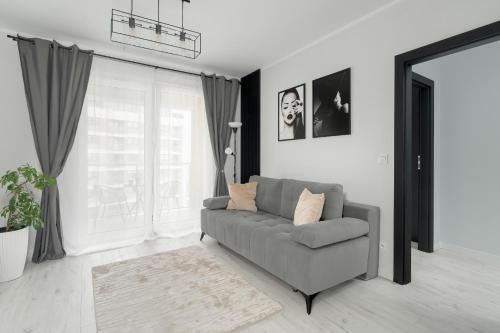 Poznan Apartamento | Wyjątkowy i Nowoczesny Apartament z Balkonem i Parkingiem by Noclegi Renters