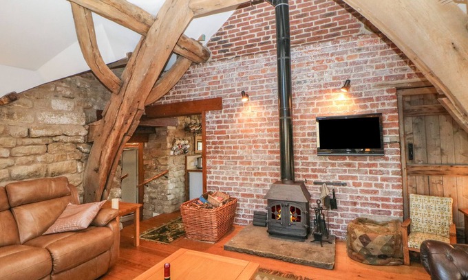 Hoylandswaine Cabaña | WYNDELL CRUCK COTTAGE, character holiday cottage in Stocksbridge