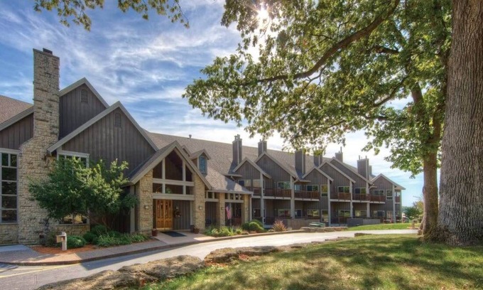 Hanover Condominio | Wyndham Galena Resort |2BR/2BA King Bed Balc Suite