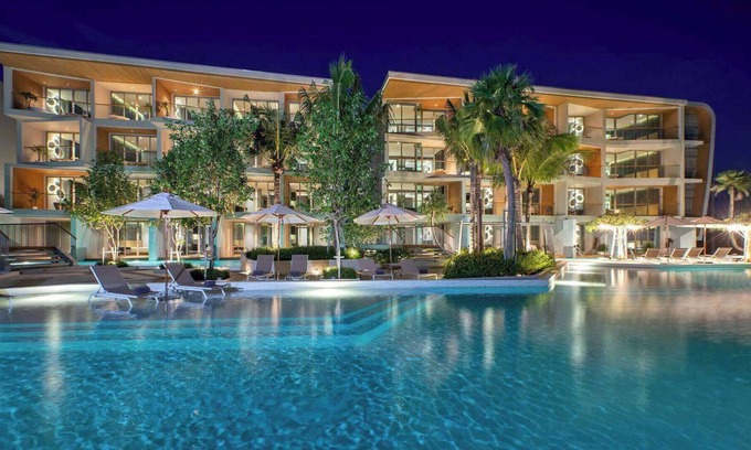 Nai Harn Hotel | Wyndham Grand Nai Harn Beach Phuket