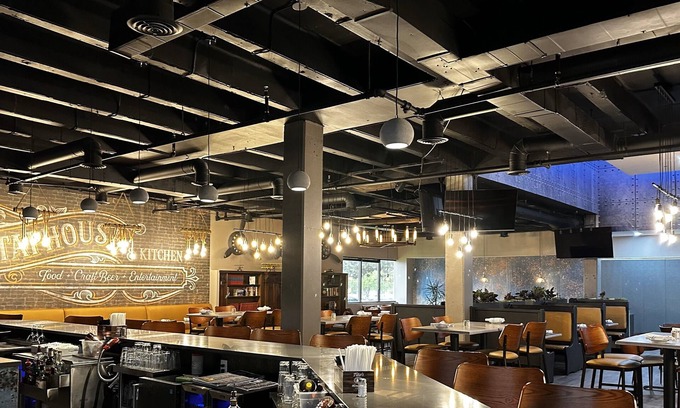 Wayne Hotel | Wyndham Indianapolis Airport