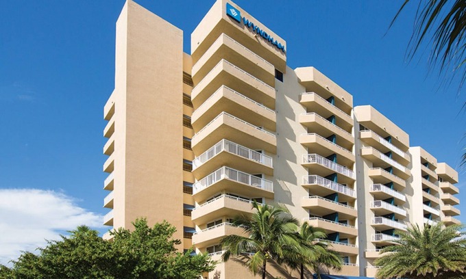 Pompano Beach Complejo | Wyndham Santa Barbara, 2 Bedroom Condo, Free WiFi and Parking
