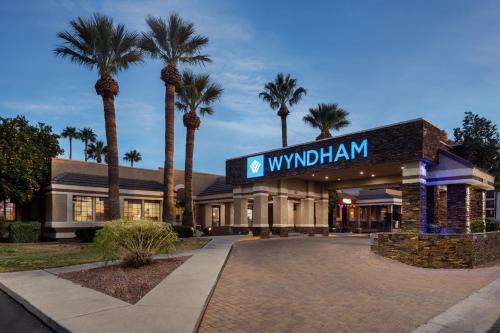 Tucson Hotel | Wyndham Tucson Airport Hotel & Conference Center
