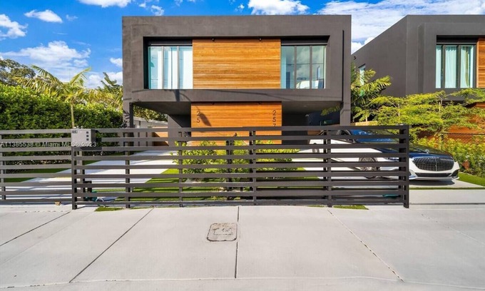 Buena Vista Casa | Wynwood/Design District TH w/heated Pool