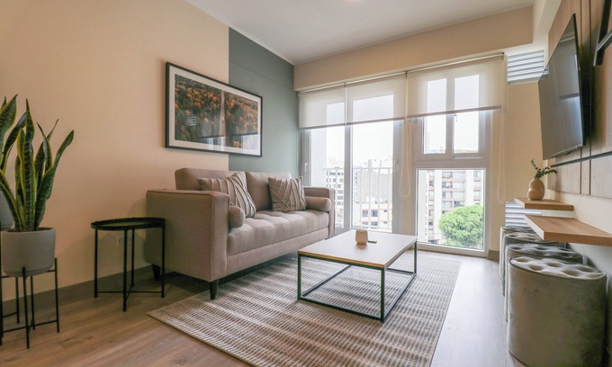 Miraflores Apartamento | Wynwood Kennedy in Miraflores