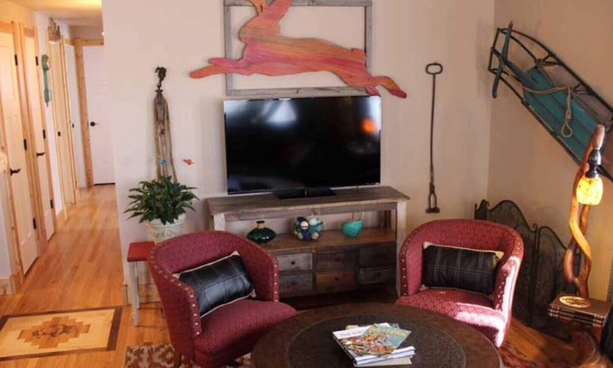 Laramie Apartamento | Casa Wyo - decorada con motivos occidentales