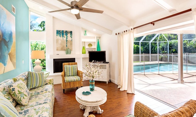 Park Shore Casa | Xanadu, Pool Home, Walk to Beach and Shopping!