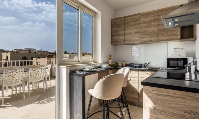 San Gwann Apartamento | Xemx Sabiha Suite 5 min walk from St Julians