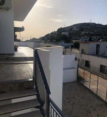 Qafe e Gjashtes Apartamento | Xhulio's Apartament
