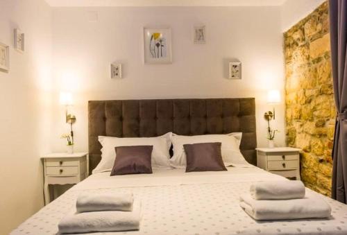 Kastel Novi Cama Y Desayuno | XIV Century Rooms