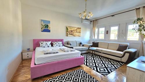 Old Town Apartamento | XXL apartment near promenade(ROOFTOP OASIS)