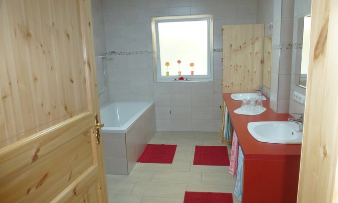 Cond Casa | XXL oasis de bienestar para 6 personas amigable para discapacitados