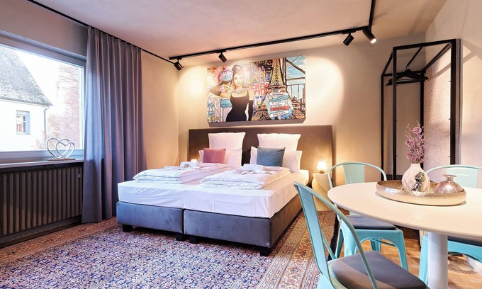 Ottensoos Apartamento | XZLLENZ: 7 pers. | S-Bahn-Nuremberg | Parking | Kitchen | Bathroom | Smart-TV | Wellbeing