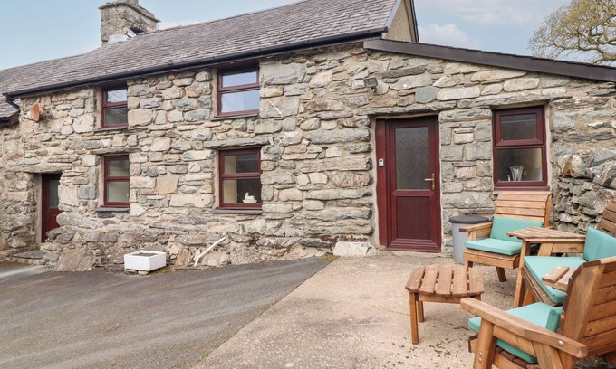 Llanbedr Cabaña | Y Bwthyn, LLANBEDR