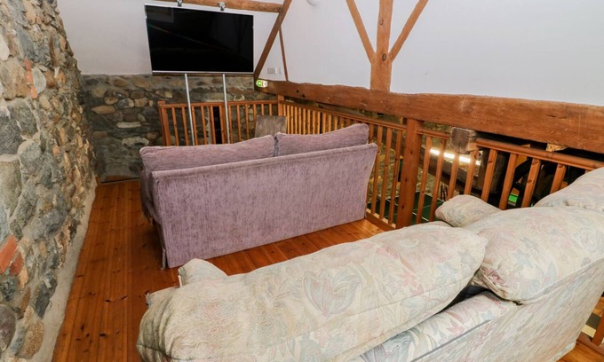 Llannor Cabaña | Y BWTHYN, pet friendly, character holiday cottage in Pwllheli