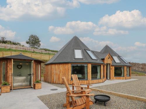 Cribyn Casa | Y Cwlwm - The Celtic Knot