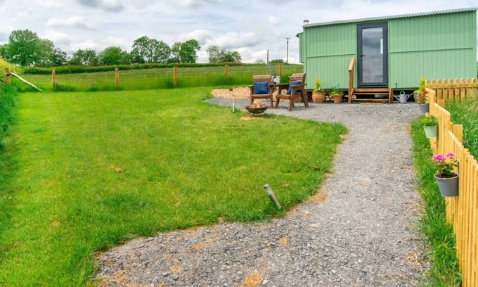 Caersws Chalet De Esquí | Y Cwtch in the beautiful Caersws