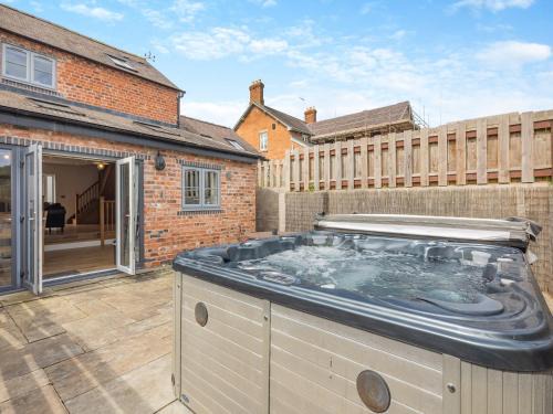 Trevor Casa | Y Stabl - Uk12742
