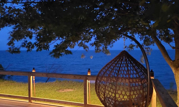 Romney Cabaña | YAARI - WaterFront Cozy Cottage!