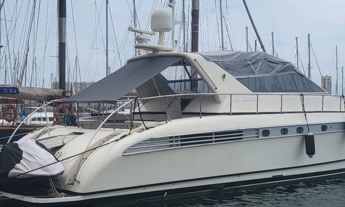 Port Cogolin Alquiler De Eote | Yacht Dans la Baie de St Tropez