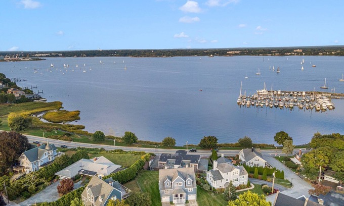 Edgewood Casa | Yachts of Fun in Pawtuxet Village Cranston!