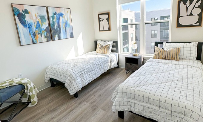 Downtown Apartamento | Yale Luxury Apartment IG @Yalehousing