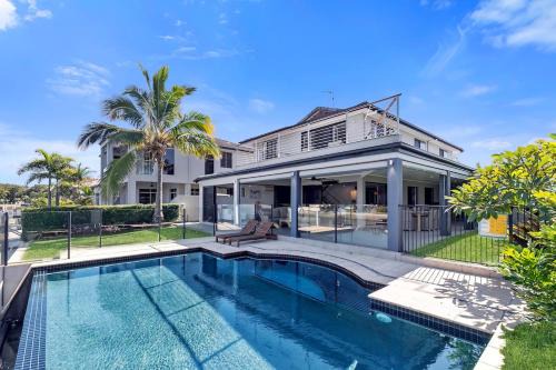 Mooloolaba Casa | YALLA24-Luxury Resort Style Home