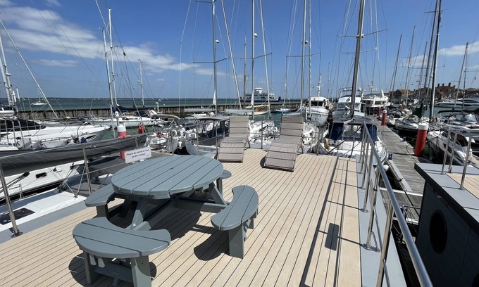 Yarmouth Alquiler De Eote | Yarmouth Waterlodge Floating Apartment (Solent Serenity), Waterlodge 1