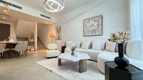 Abu Dhabi Apartamento | Yas Garden Luxe 4BR - Luxury Stay with Cozy Garden Space Near Yas Mall & Marina