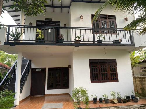 Polhena Apartamento | yash homes